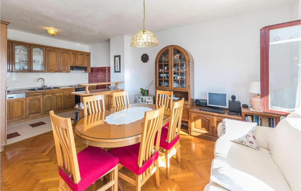 Beautiful Apartment In Trogir With Wifi