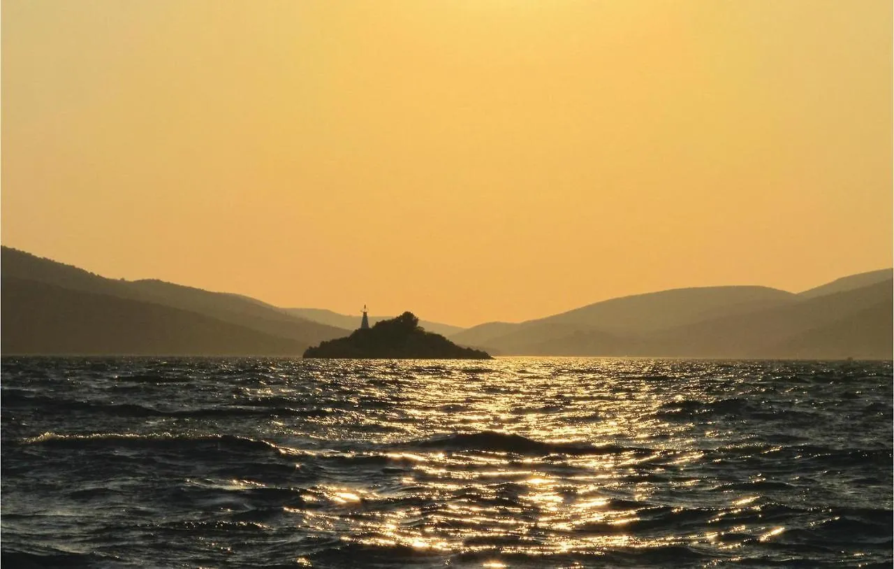 Beautiful Apartment In Trogir With Wifi